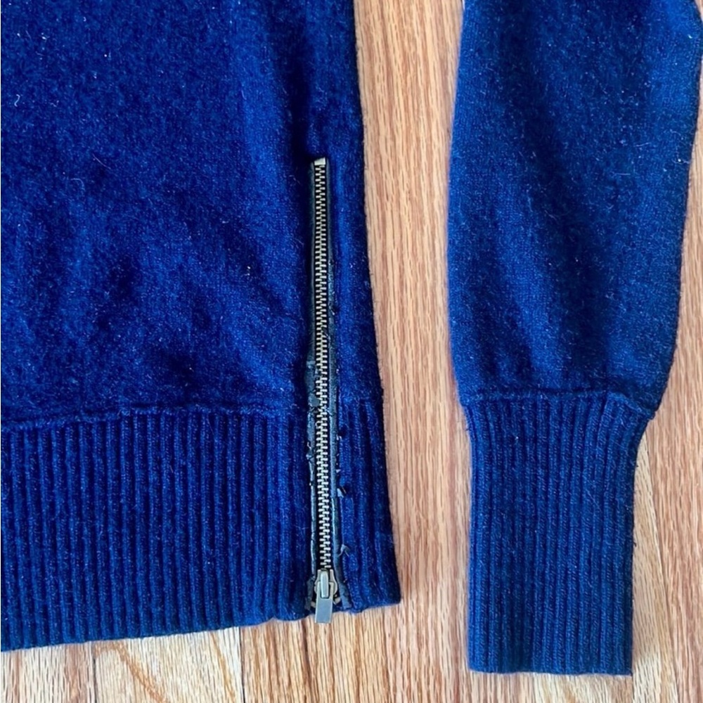 Club monaco blue Sweater with closures on the sides size small - Picture 6 of 8